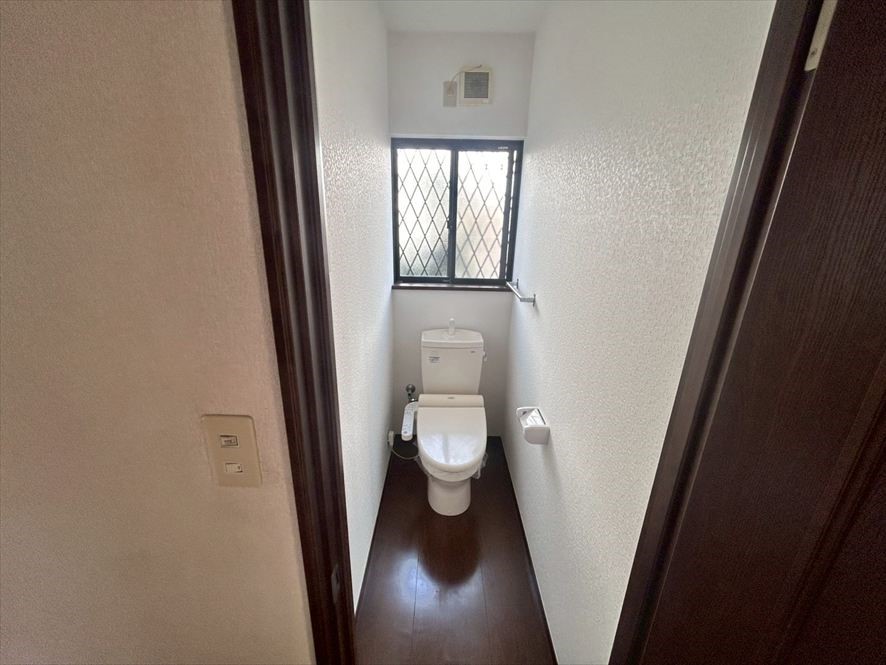 【トイレ】※現況販売となります（2026.4月撮影）温水洗浄便座付きのトイレ♪