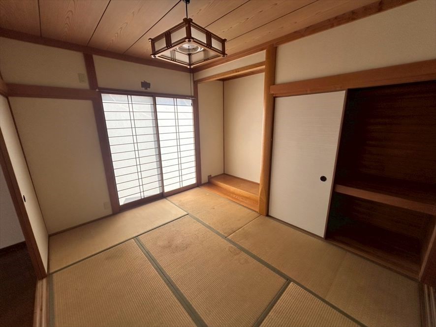 【和室】※現況販売となります（2026.4月撮影）お布団や座布団も沢山しまえる広い収納♪