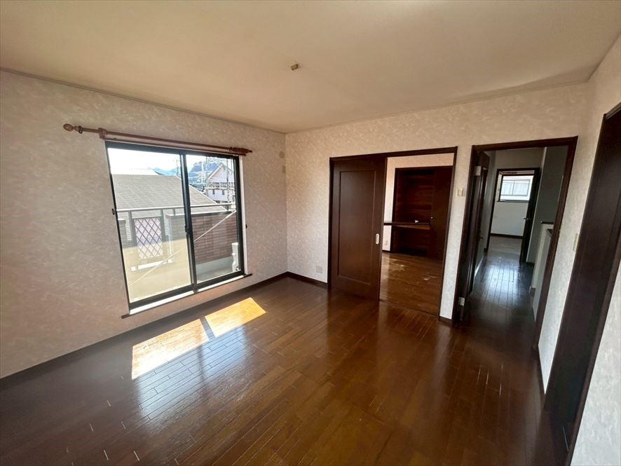 【２F洋室】※現況販売となります（2026.4月撮影）開放感のある広々としたお部屋です♪