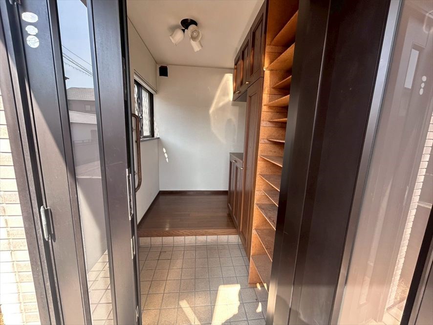 【玄関】※現況販売となります（2026.4月撮影）広々とした玄関ホール♪