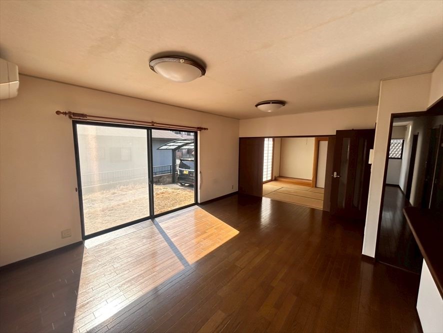 【LDK】※現況販売となります（2026.4月撮影）続き間の和室はお子様のお昼寝や来客スペースに便利です♪