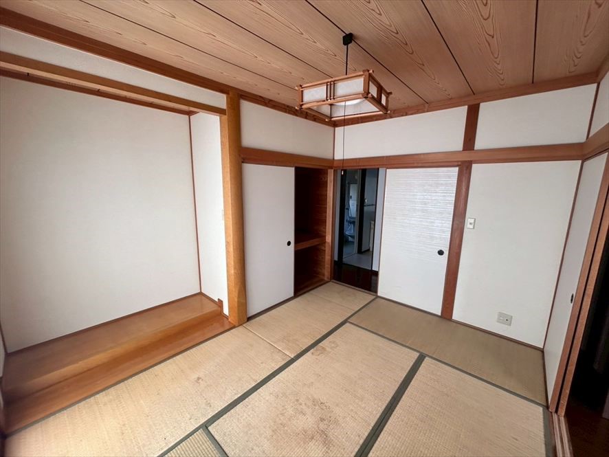 【和室】※現況販売となります（2026.4月撮影）床の間・収納付きの6帖の和室♪