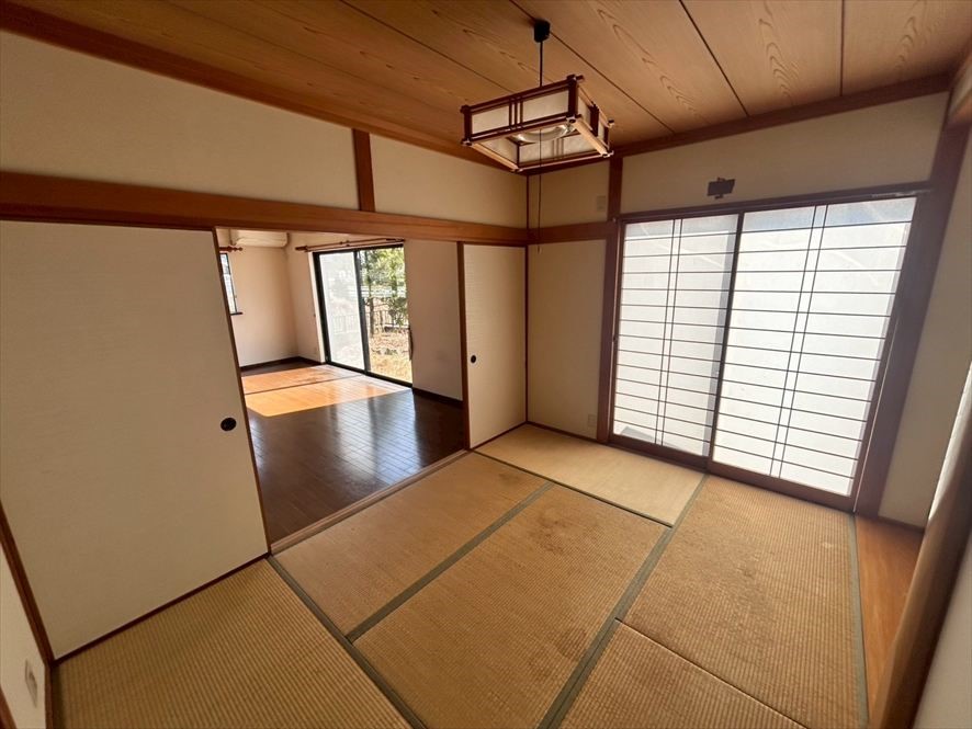 【和室】※現況販売となります（2026.4月撮影）玄関からも出入りできる使いやすい和室♪