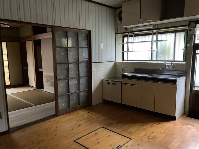 【キッチン】※現況販売となります（2026年4月撮影）収納たっぷりで使いやすいキッチン♪