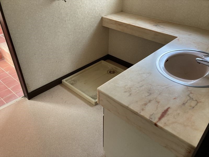 【洗面】※現況販売となります（2026年4月撮影）忙しい朝も家族で並んで歯磨きできる広さの洗面脱衣室♪