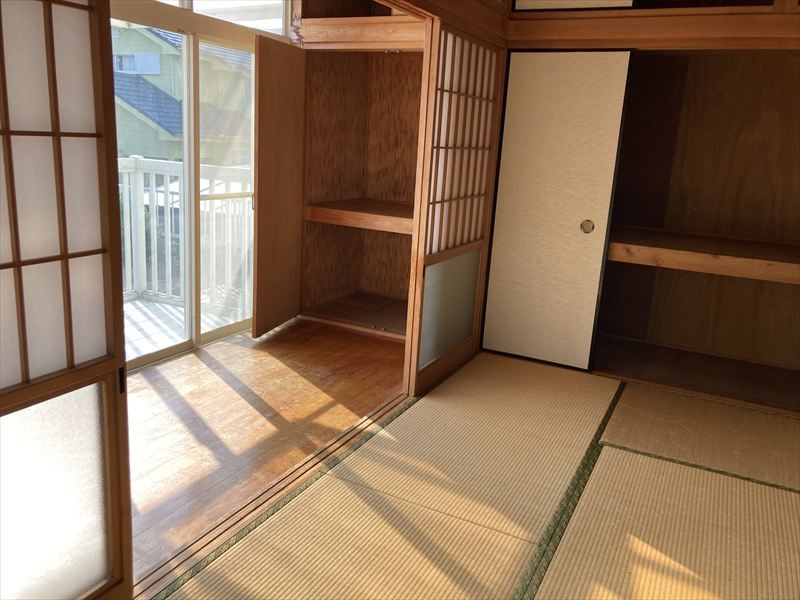 【和室】※現況販売となります（2026年4月撮影）明るい和室♪来客スペースとしても活躍します♪
