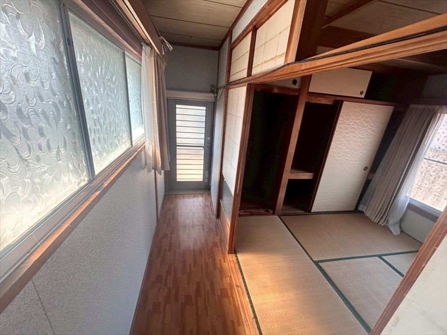 【２F縁側】※現況販売となります。（２０２６年４月撮影）明るい縁側♪