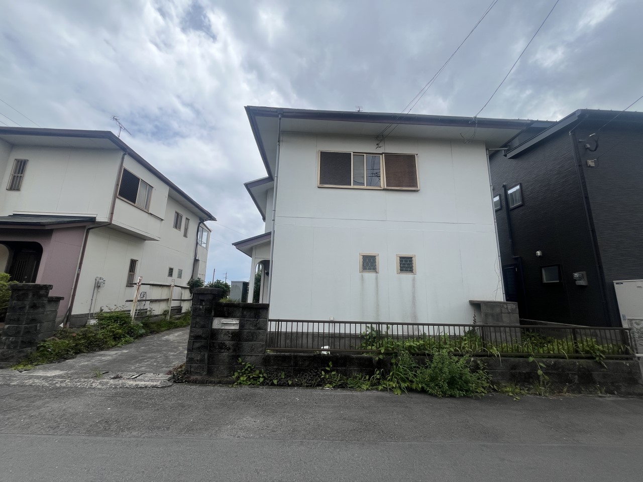 【外観】※現況販売となります。（２０２６年３月撮影）飽きのこないデザインの外観です♪