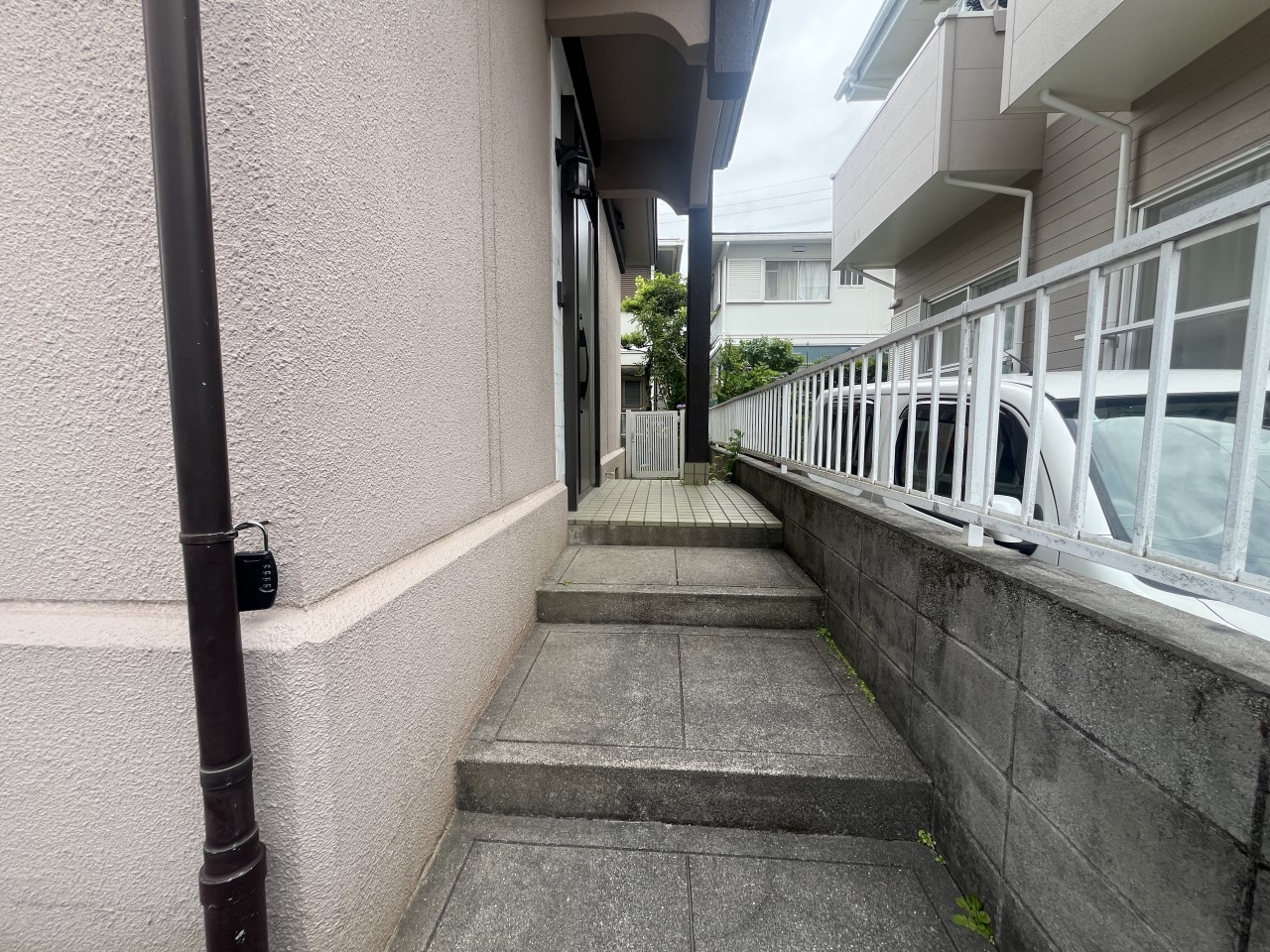 【玄関】※リフォーム前の写真です（2026.3月撮影）