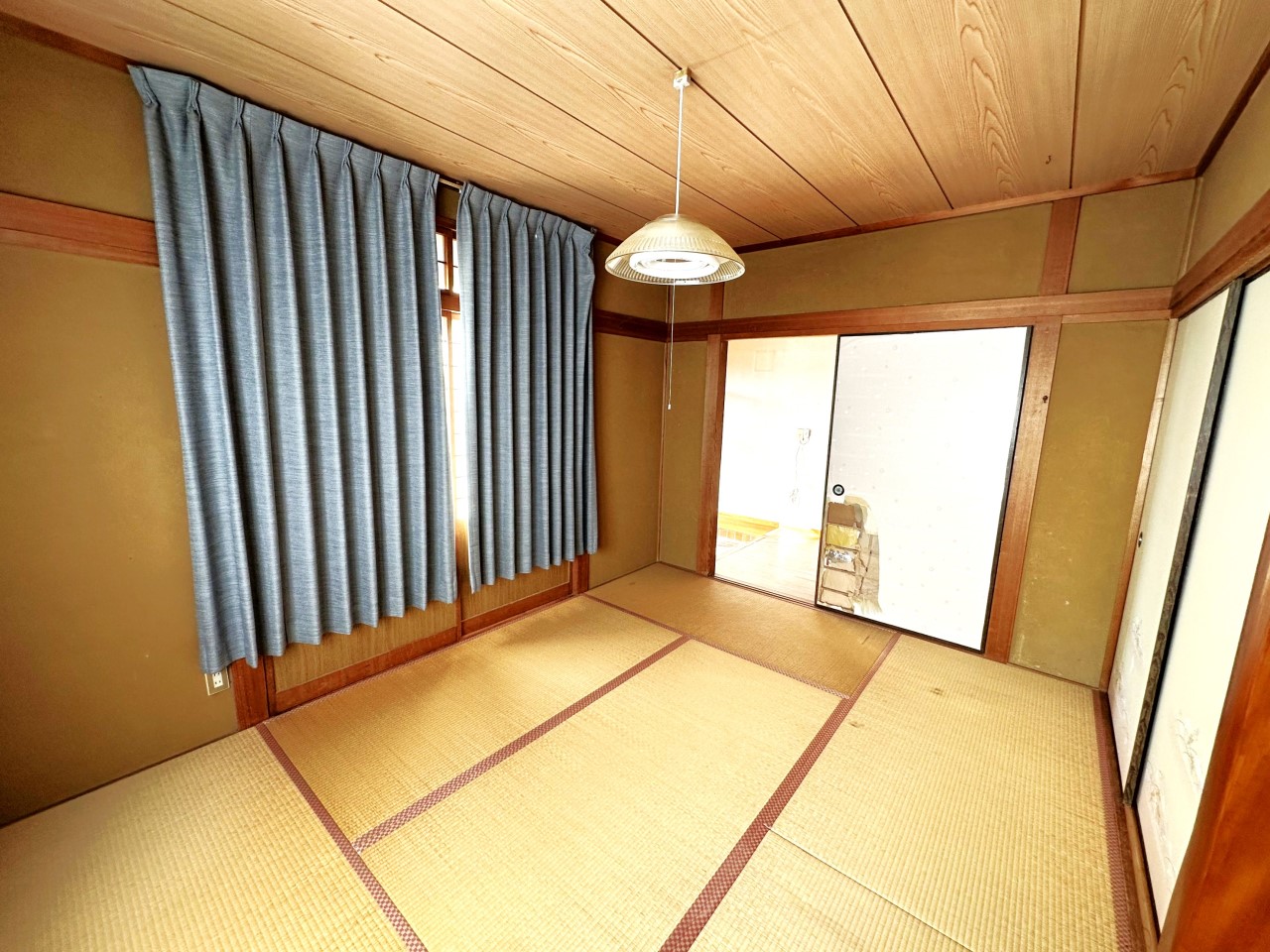 【１F和室】※現況販売になります。（2026.1月撮影）大きな押入れ付きなので日用品やお布団なども沢山しまえます♪