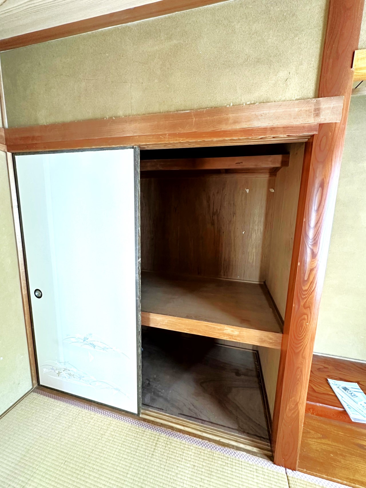 【収納】※現況販売になります。（2026.1月撮影）和室には大きな押入れがあります♪季節物などもスッキリしまえます♪