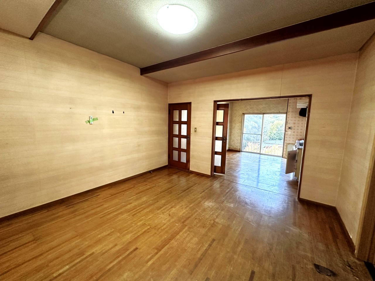 【LDK】※現況販売になります。（2026.1月撮影）続き間の7.4帖のDK＋8.7帖の洋室を合わせた約16帖の広々リビング♪