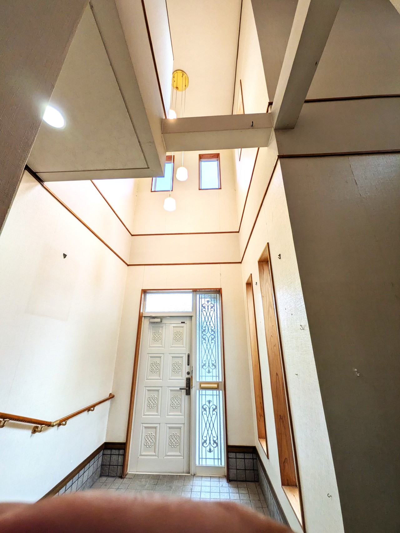 【吹抜け】玄関が吹抜けになっています（2026年2月撮影）