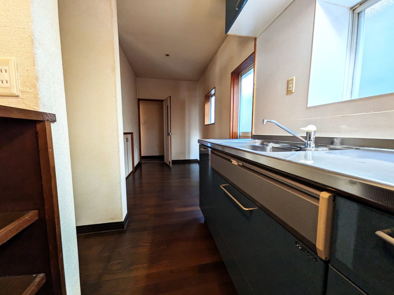 【キッチン】窓があるので換気もらくらく♪（2026年3月撮影）