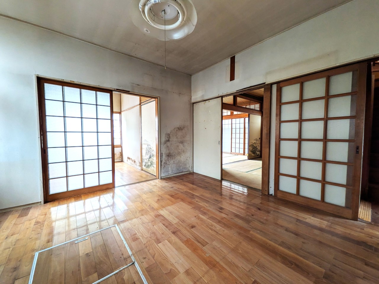 【ダイニングキッチン】広々としたダイニングキッチンです（2026年3月撮影）