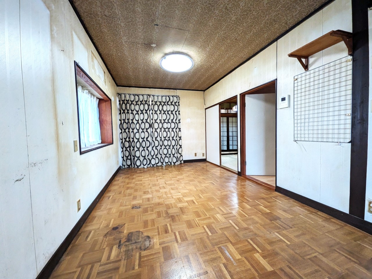 【ダイニングキッチン】約11.8帖のダイニングキッチン（2026年3月撮影）