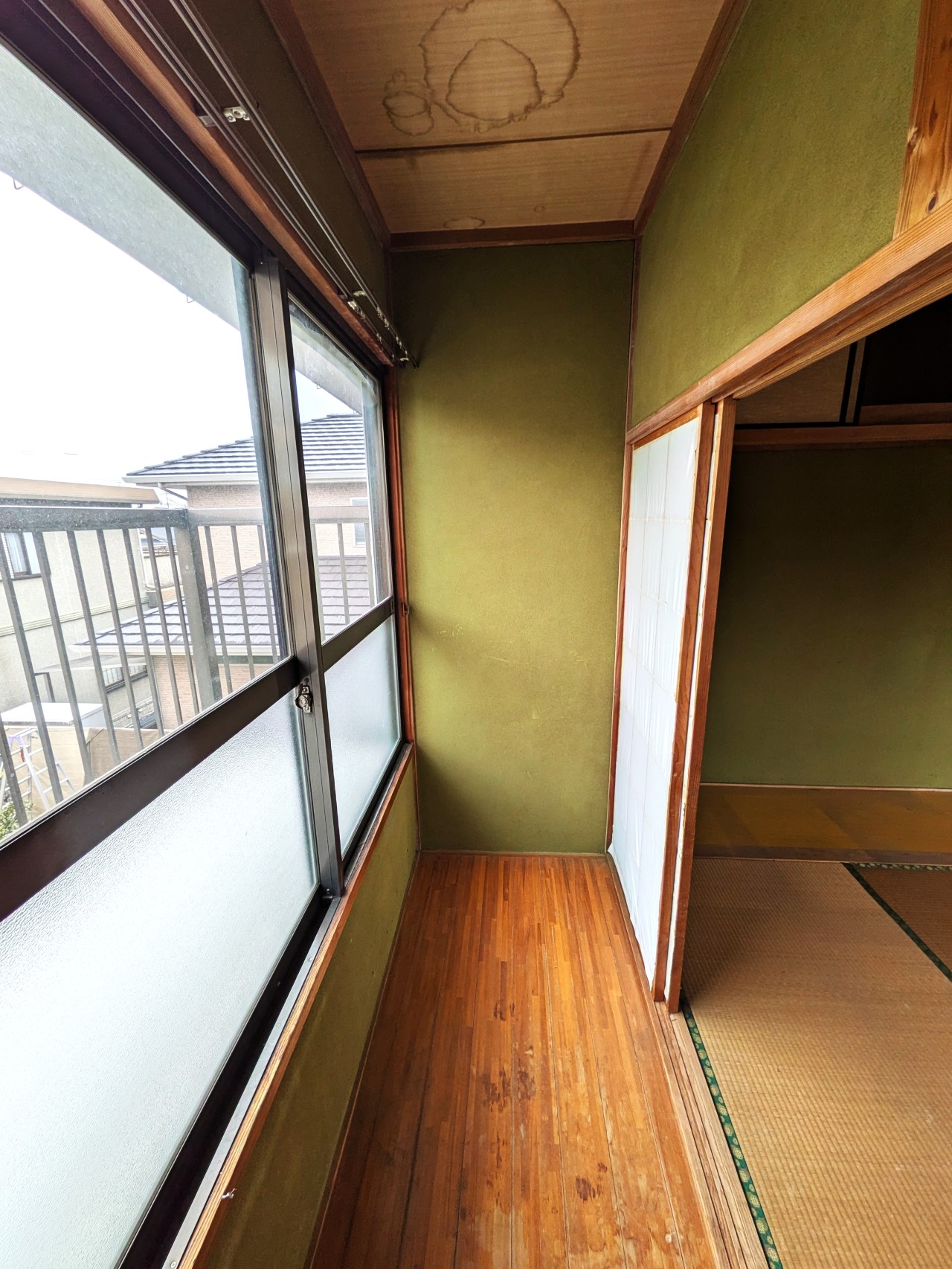 【2F縁側】天気の良い日には日向ぼっこが楽しめます♪（2026年3月撮影）