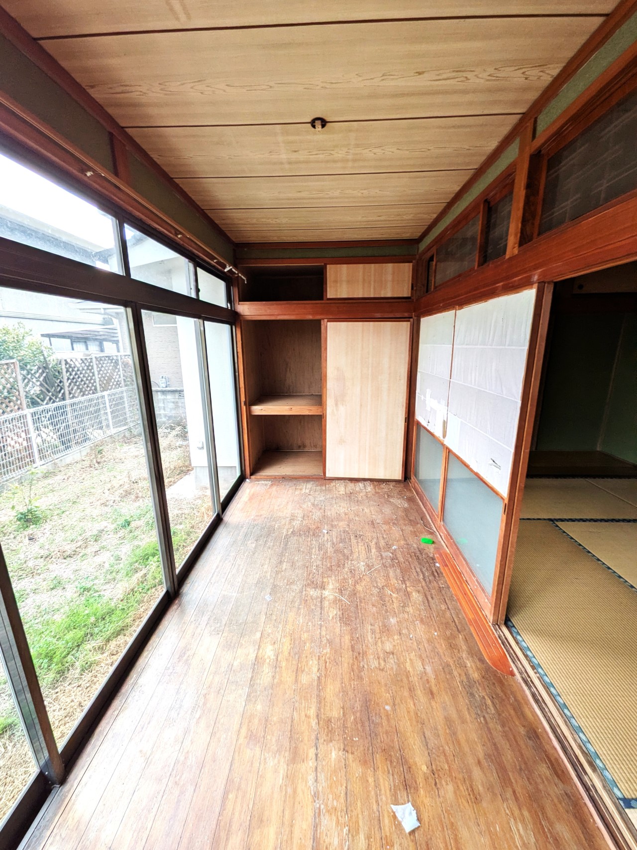 【1F広縁】日当たりが良いのでお洗濯ものを干したり日向ぼっこをするのにピッタリ♪（2026年3月撮影）