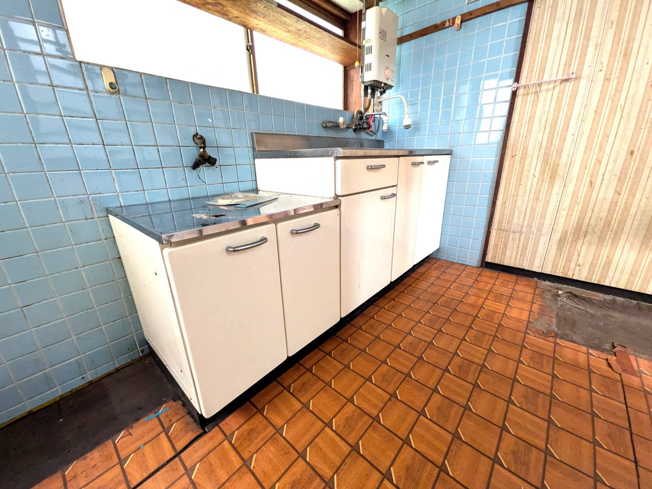 【キッチン】広々とした使いやすいキッチンです（2026年4月撮影）