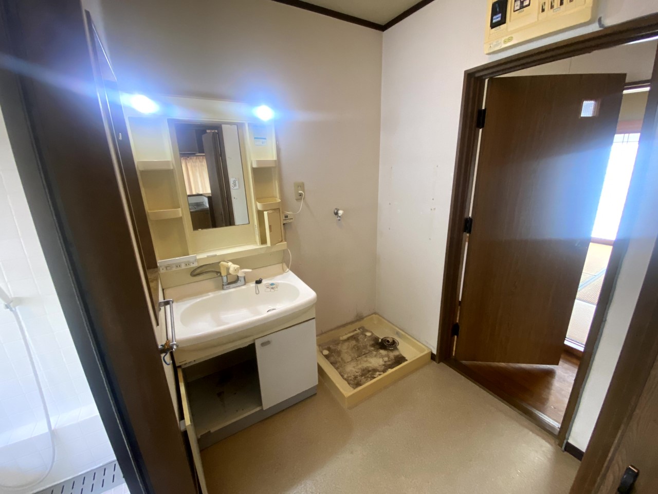 【脱衣所】使いやすいゆとりのある脱衣所（2026年4月撮影）