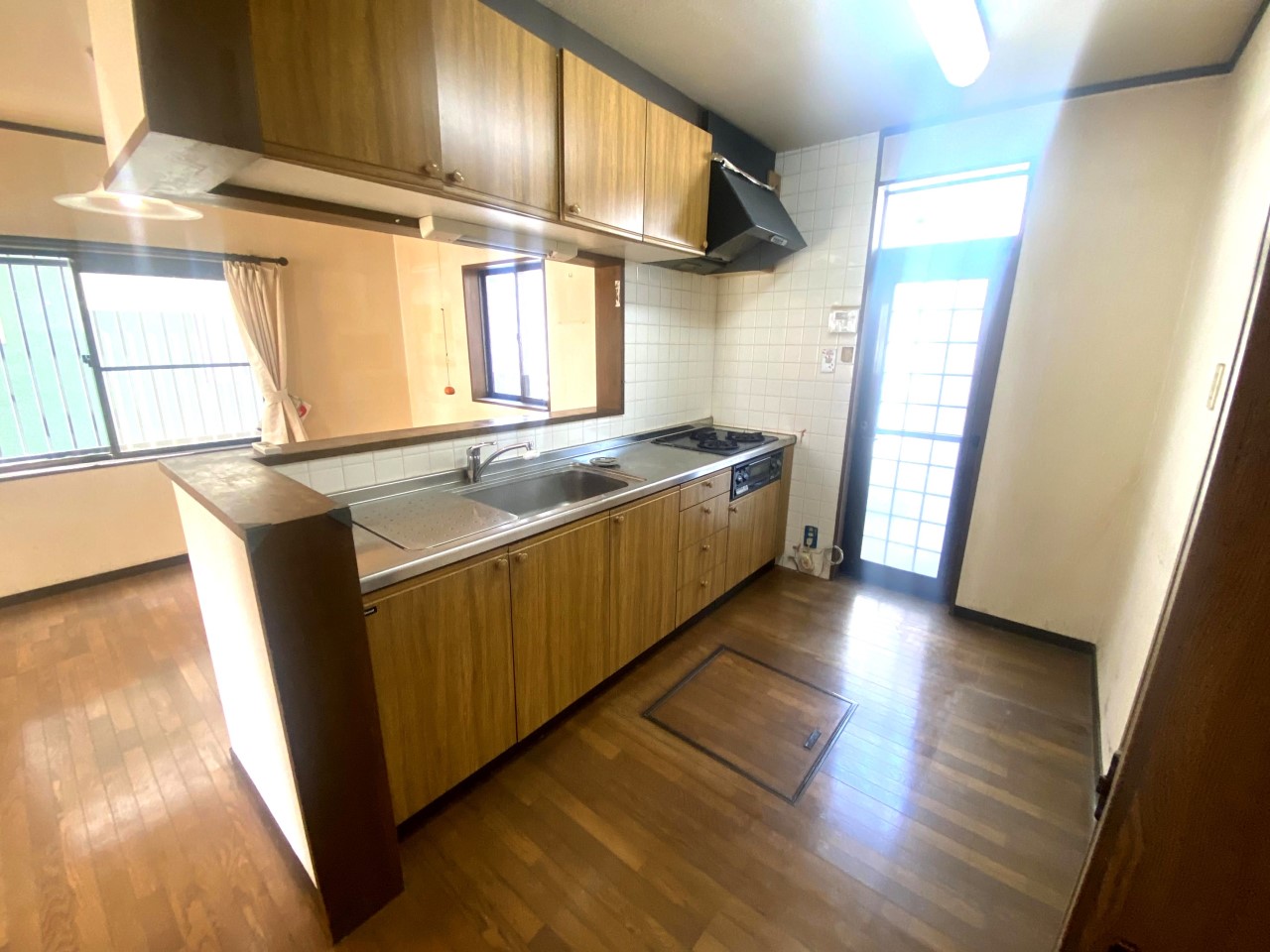 【キッチン】広々とした使いやすいキッチンです（2026年4月撮影）