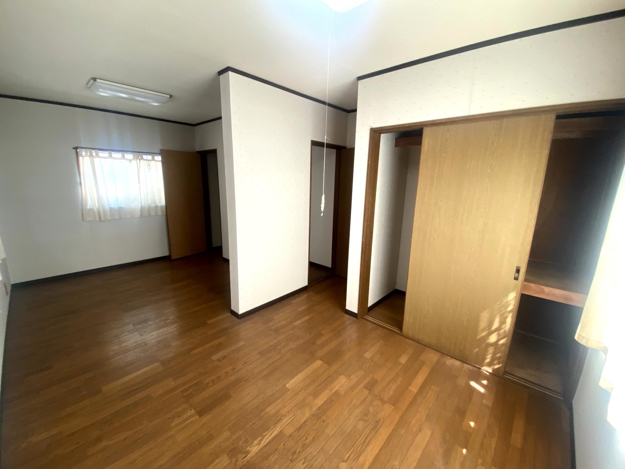 【2F洋室】収納がついています（2026年4月撮影）