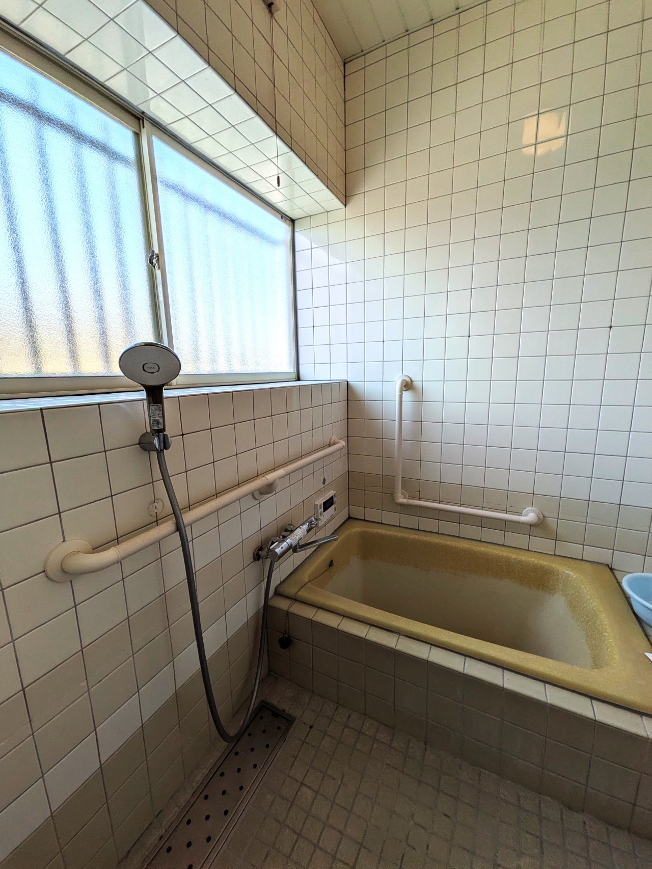 【浴室】窓がありますので、気軽に換気ができます♪ （2026年4月撮影）