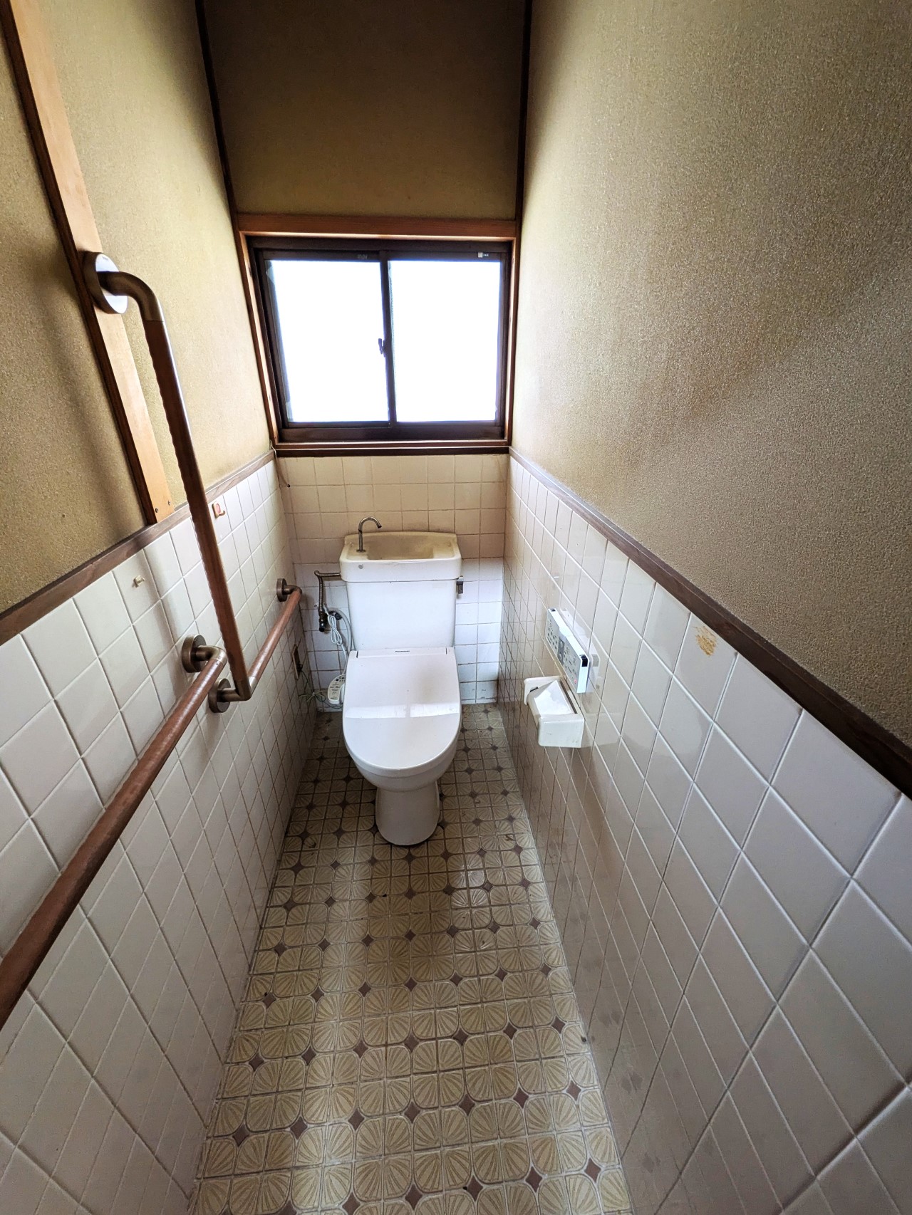 【トイレ】手すりのついたトイレです（2026年4月撮影）