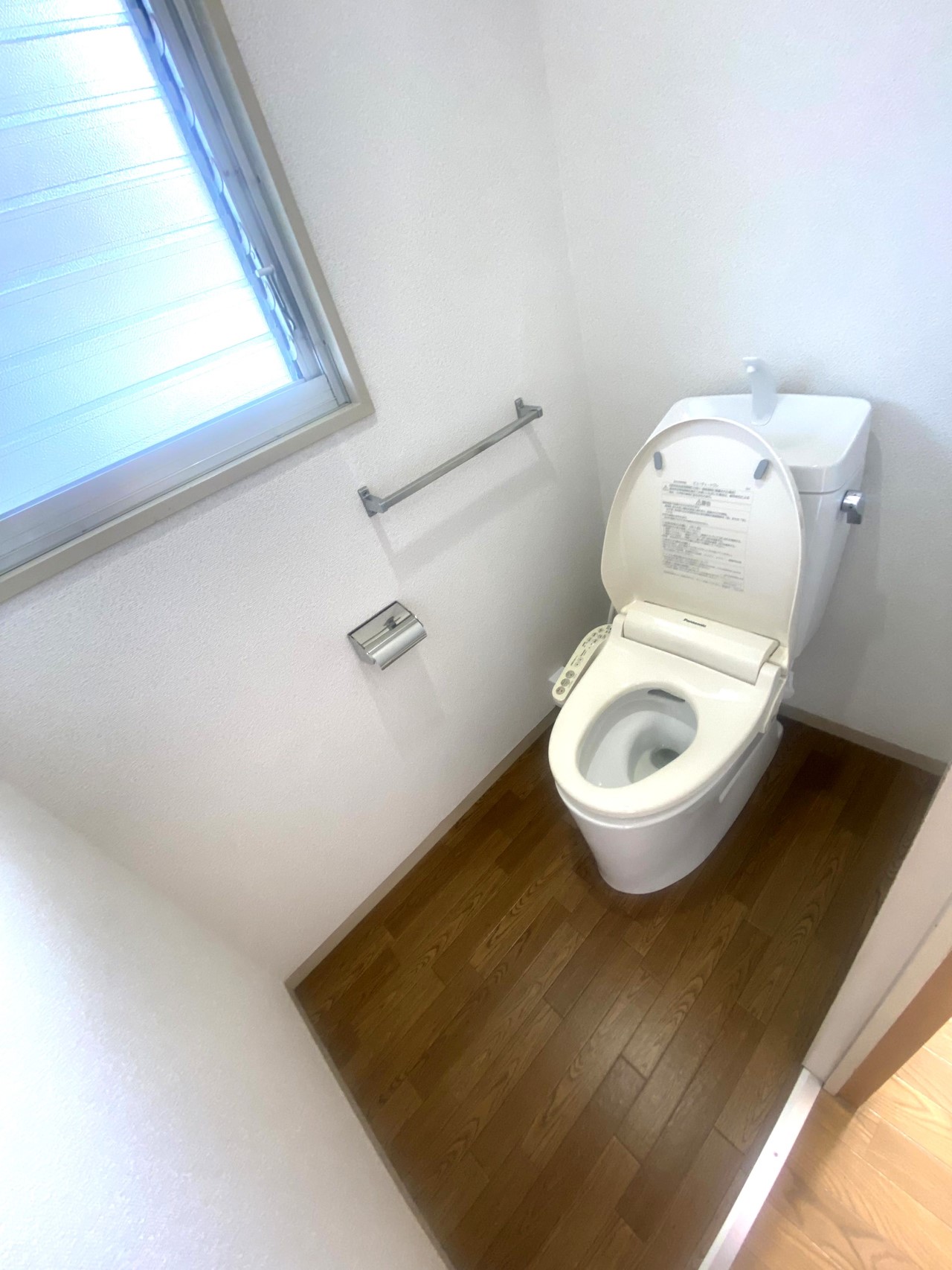 【トイレ】窓がついているので換気もらくらく♪（2026年4月撮影）