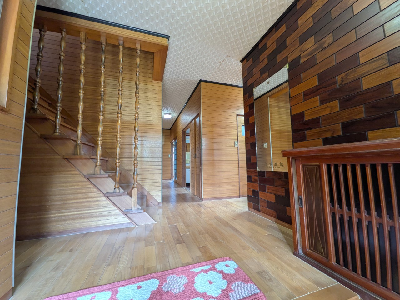 【玄関】脱ぎ履きのしやすい広めの玄関です（2026年4月撮影）