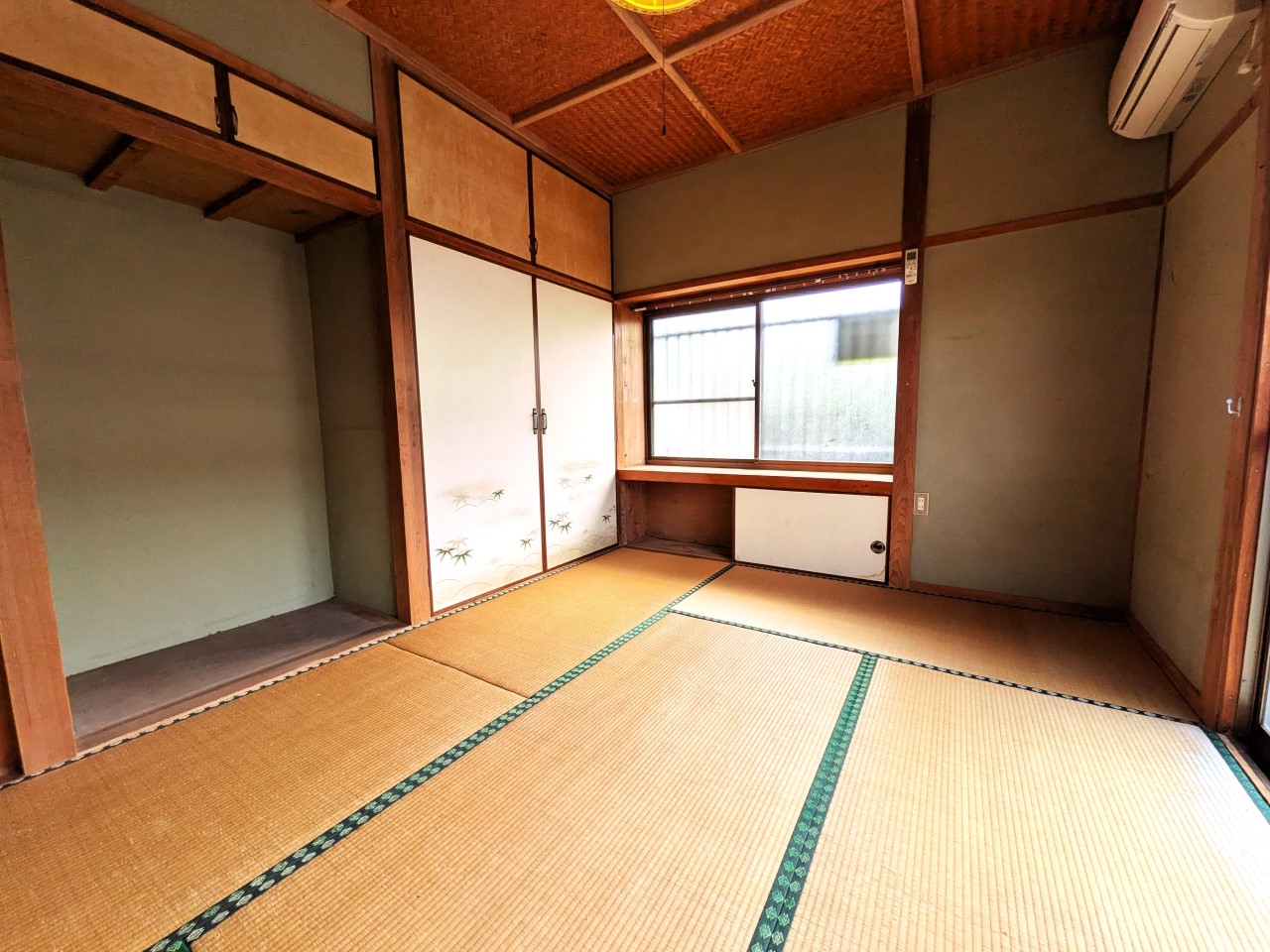 【1F手前6帖和室】和室でしか感じることのできない趣のある空間です（2026年4月撮影）