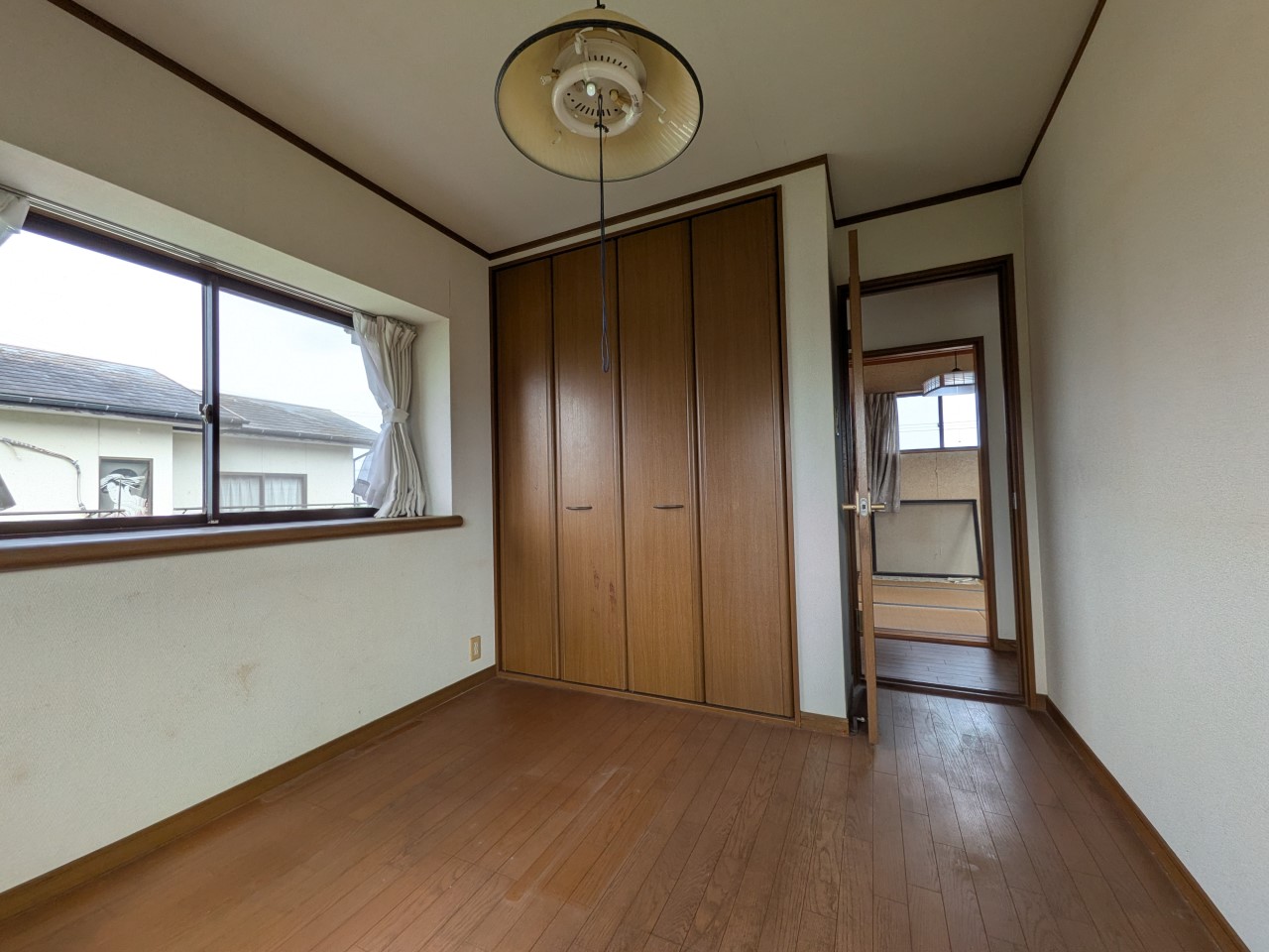【2F5帖洋室】収納がついています（2026年4月撮影）