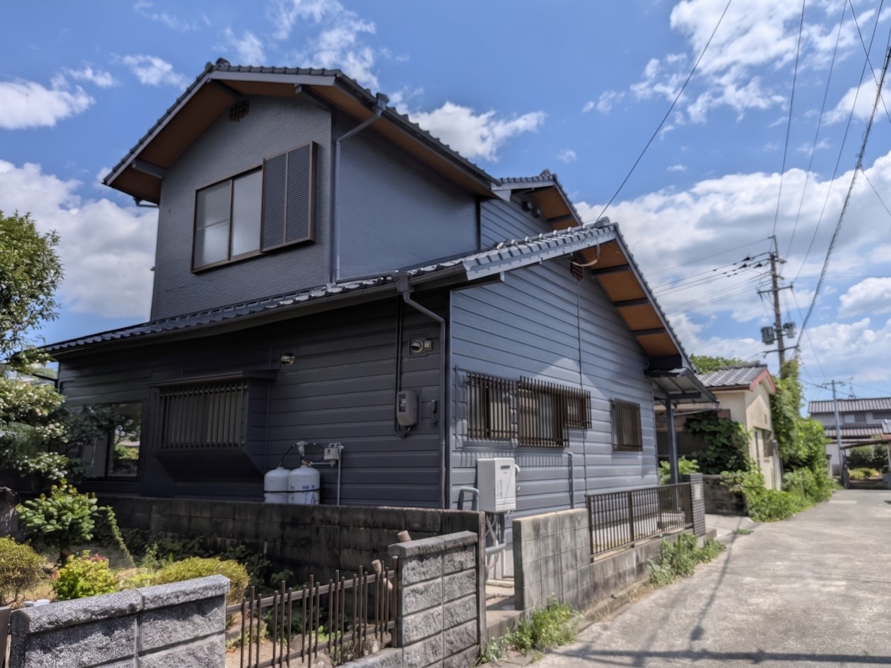 【外観】お気軽にお問い合わせください♪（2026年8月撮影）※リフォーム後写真