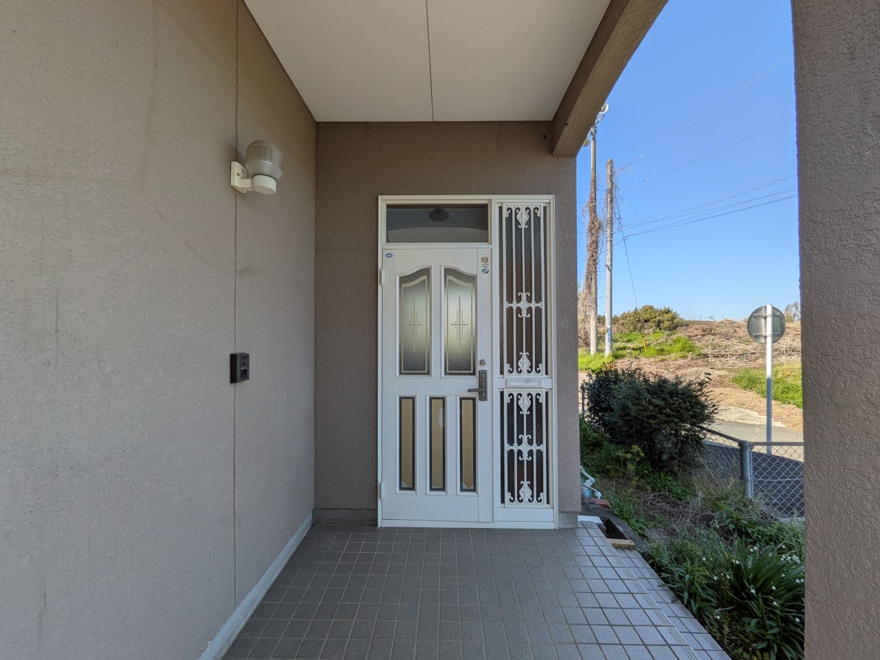 【玄関】（2026年4月撮影）