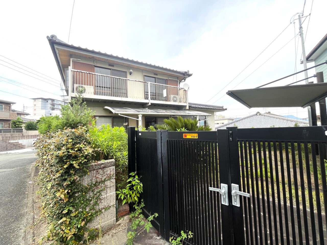 【外観】屋根付きで雨の日も安心♪（2026年6月撮影）