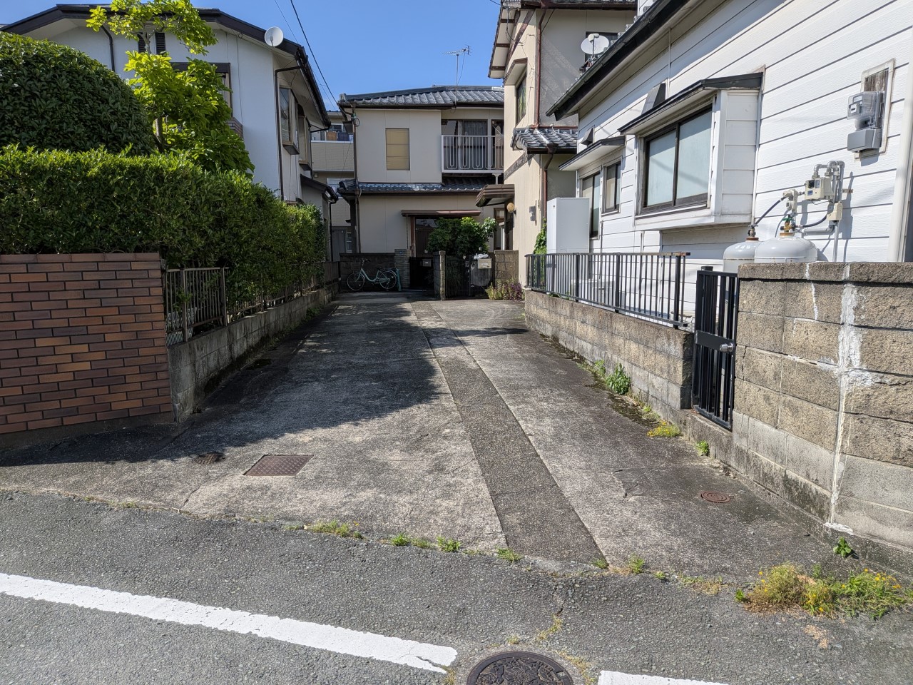 【外観】駐車可能！（2026年6月撮影）