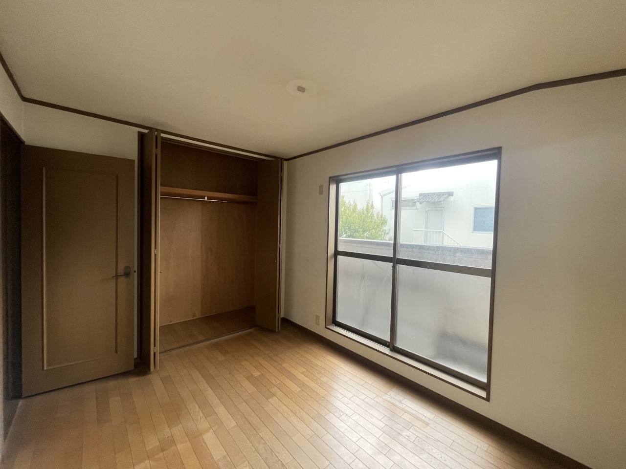 【洋室】陽当り良好！明るいお部屋です♪（2026年6月撮影）