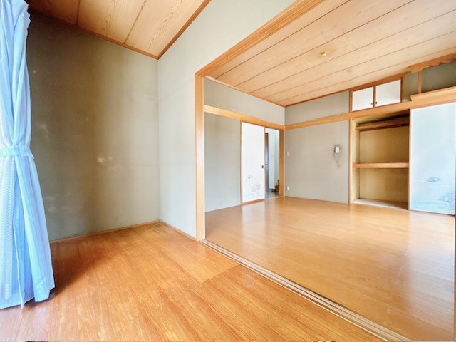 ◆縁側｜陽だまりに包まれる縁側で、ほっと一息つける癒しの空間になります。