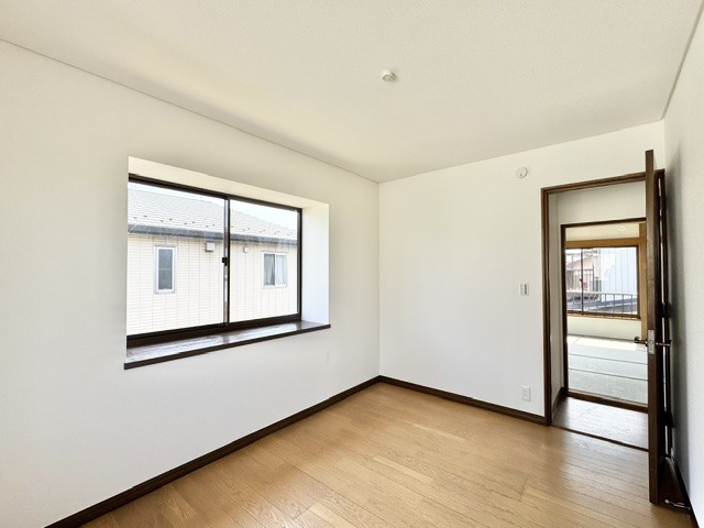 ◆キッチン｜寝室はもちろん、書斎やワークスペースとしても活用できる多用途な洋室♪※リフォーム後写真  