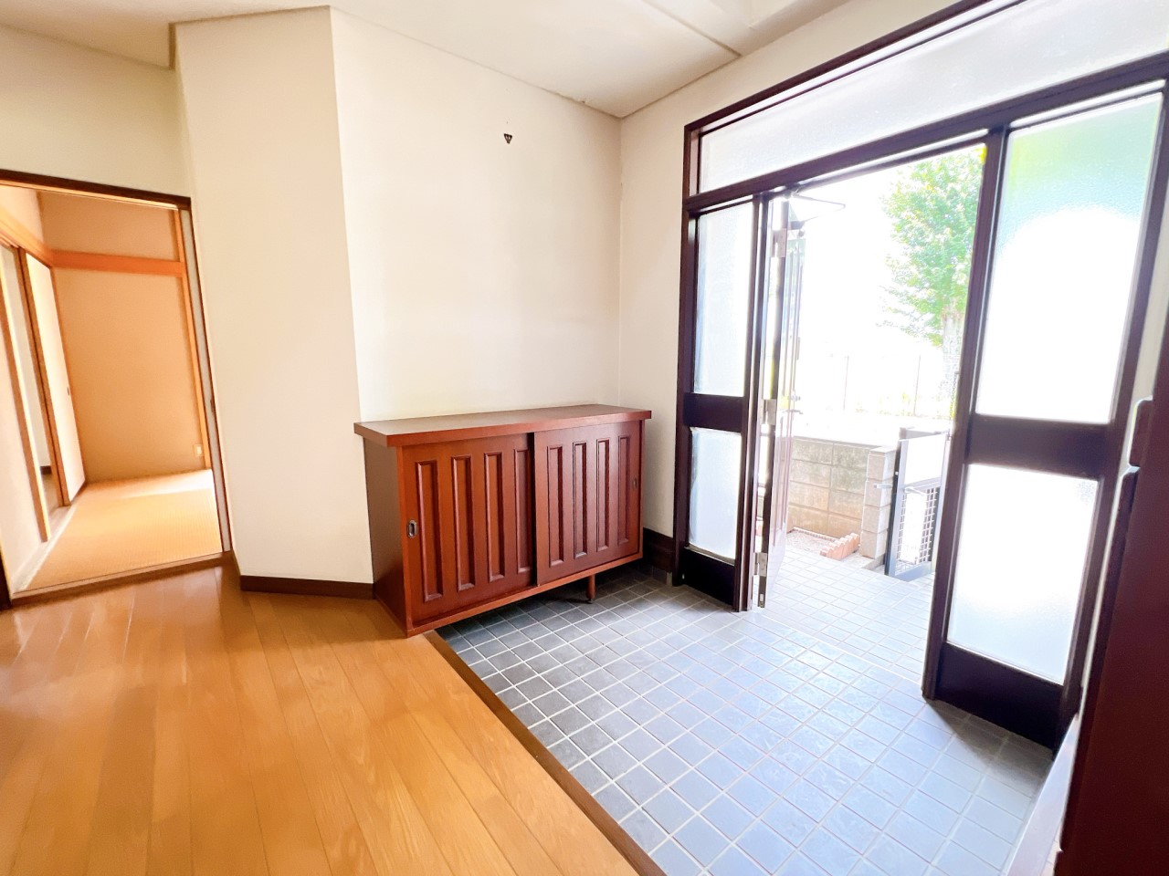 ◆玄関｜框に角が無く広々使えて朝の忙しい時間も混まずに外出できます！
