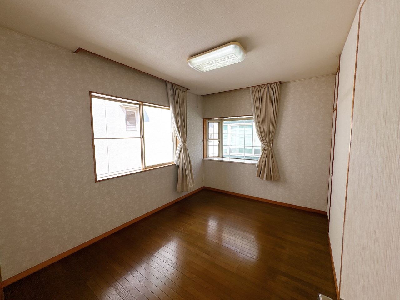 ◆2階洋室｜北側の部屋ですが２面採光で風通しもGOOD！