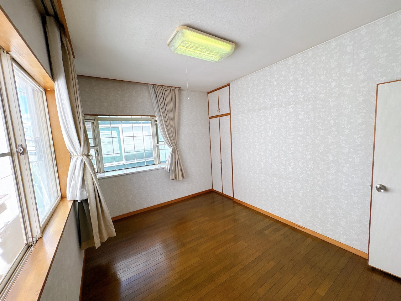 ◆2階洋室｜北側の部屋でも日中は光が入ります！