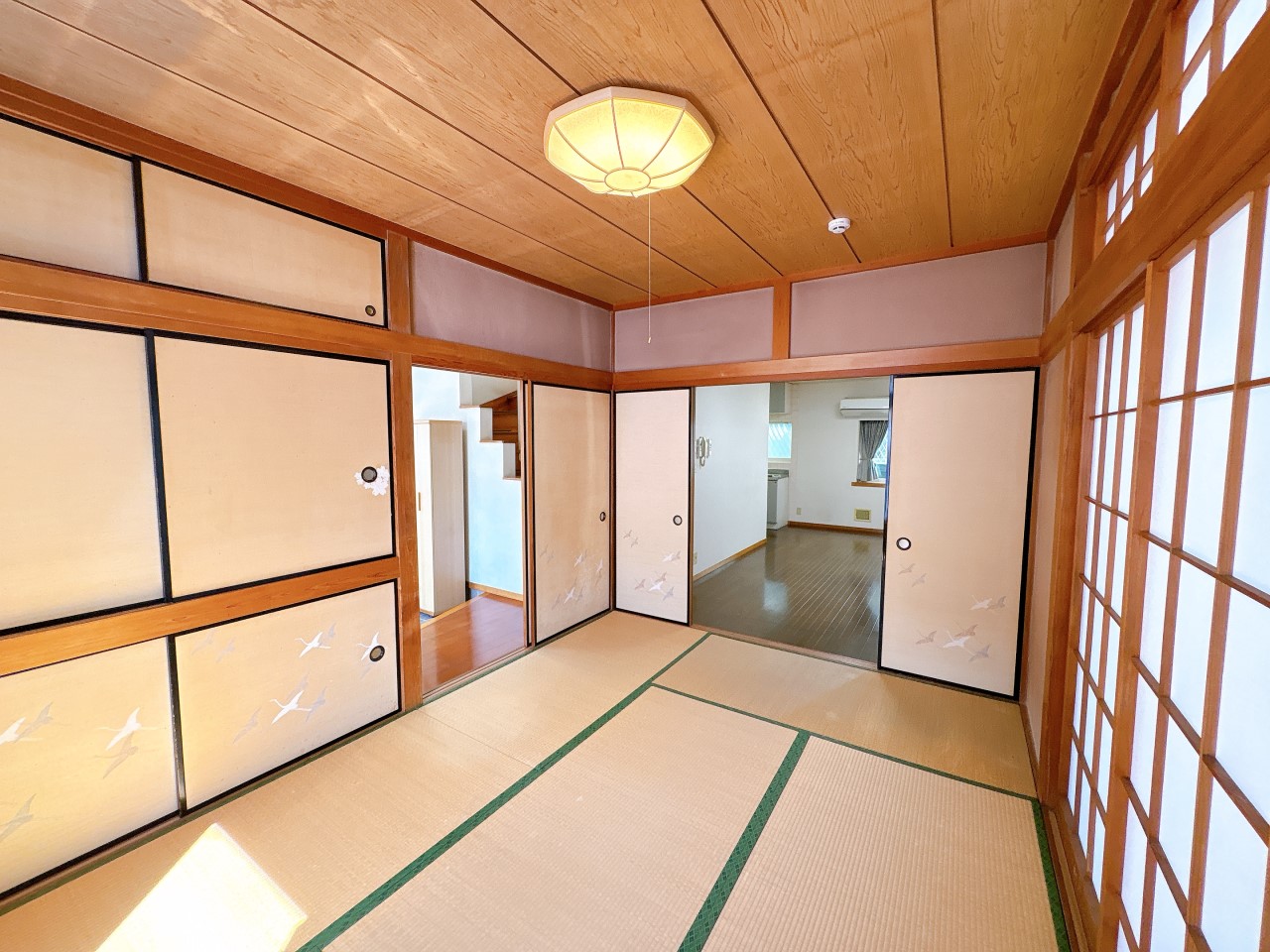 1階和室｜リビングと続き間になっているので襖を開ければより開放的な空間になります♪