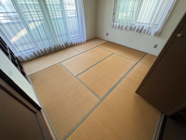 ご両親がお泊りになっても、ぬくもりを感じられる8畳の和室でゆっくりとお寛ぎいただけます♪