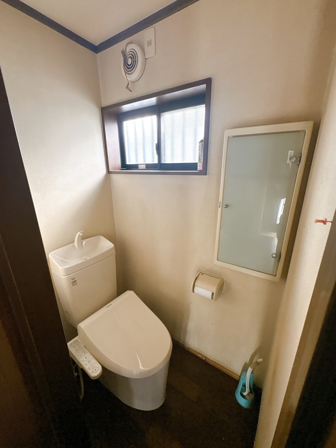 １階と２階にそれぞれトイレがあり、忙しい朝や夜間も便利