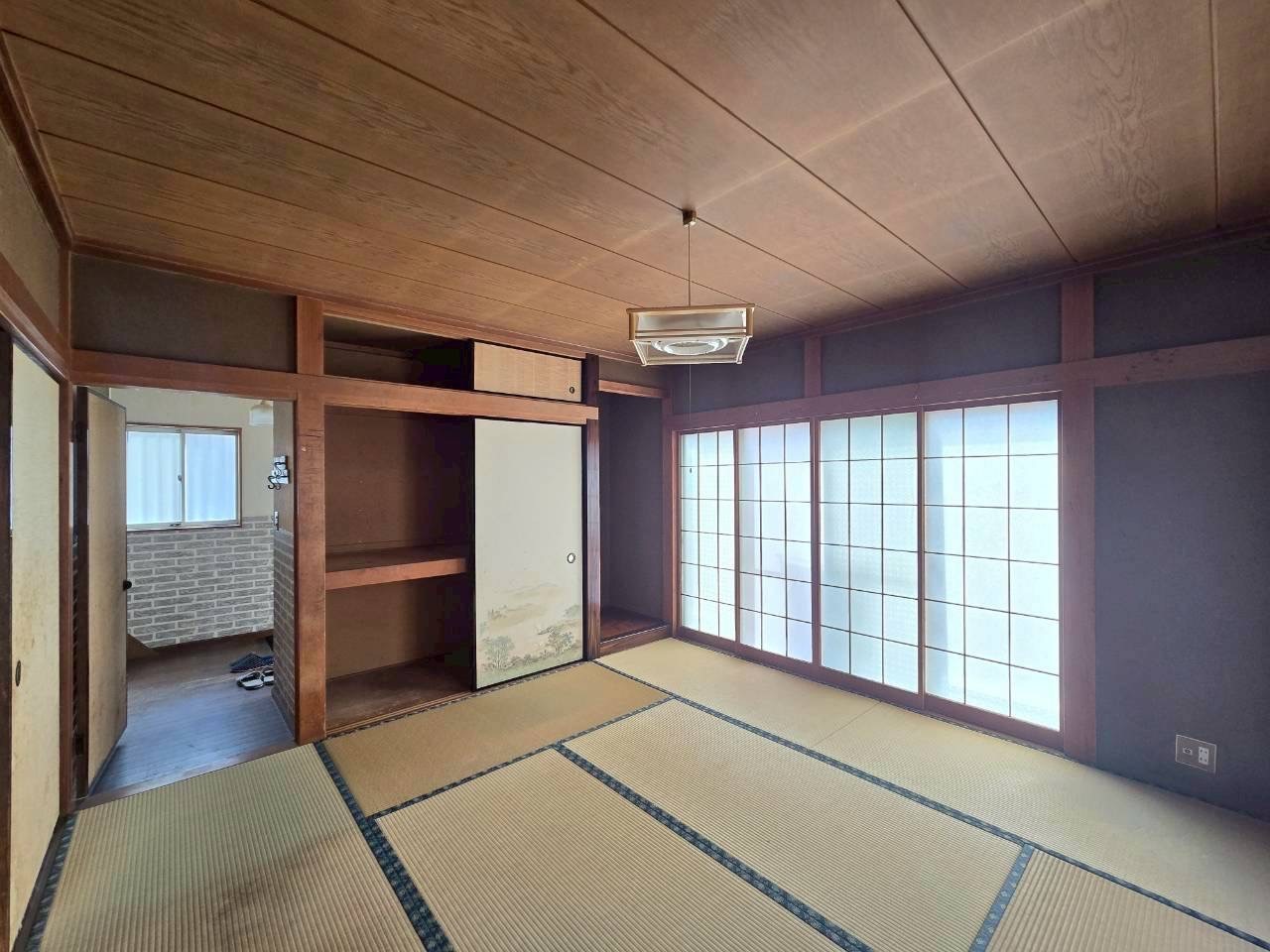 ご両親がお泊りになっても、ぬくもりを感じられる2階和室でゆっくりとお寛ぎいただけます♪