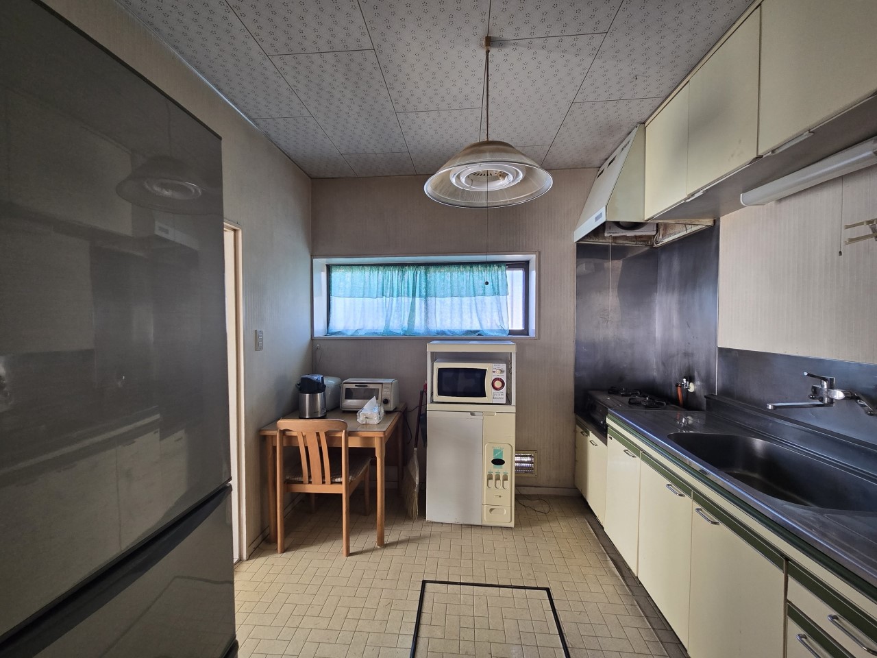 キッチン横にダイニングスペースがあるので、毎日の家事が快適に