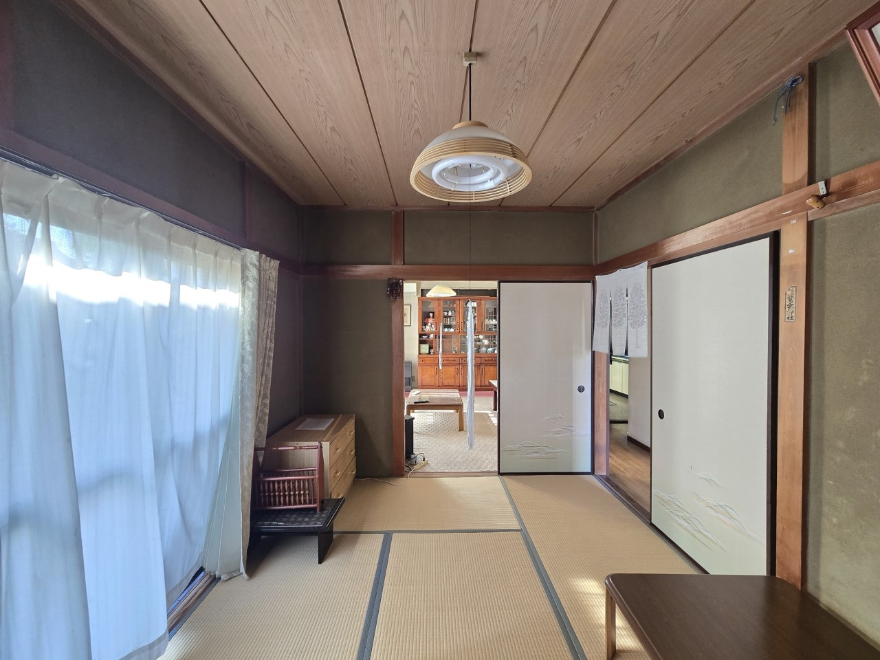 リビングと一体利用が可能な1F和室