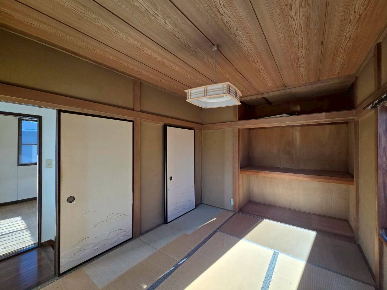 ご家族のくつろぎスペースや寝室としても利用可能な2F和室