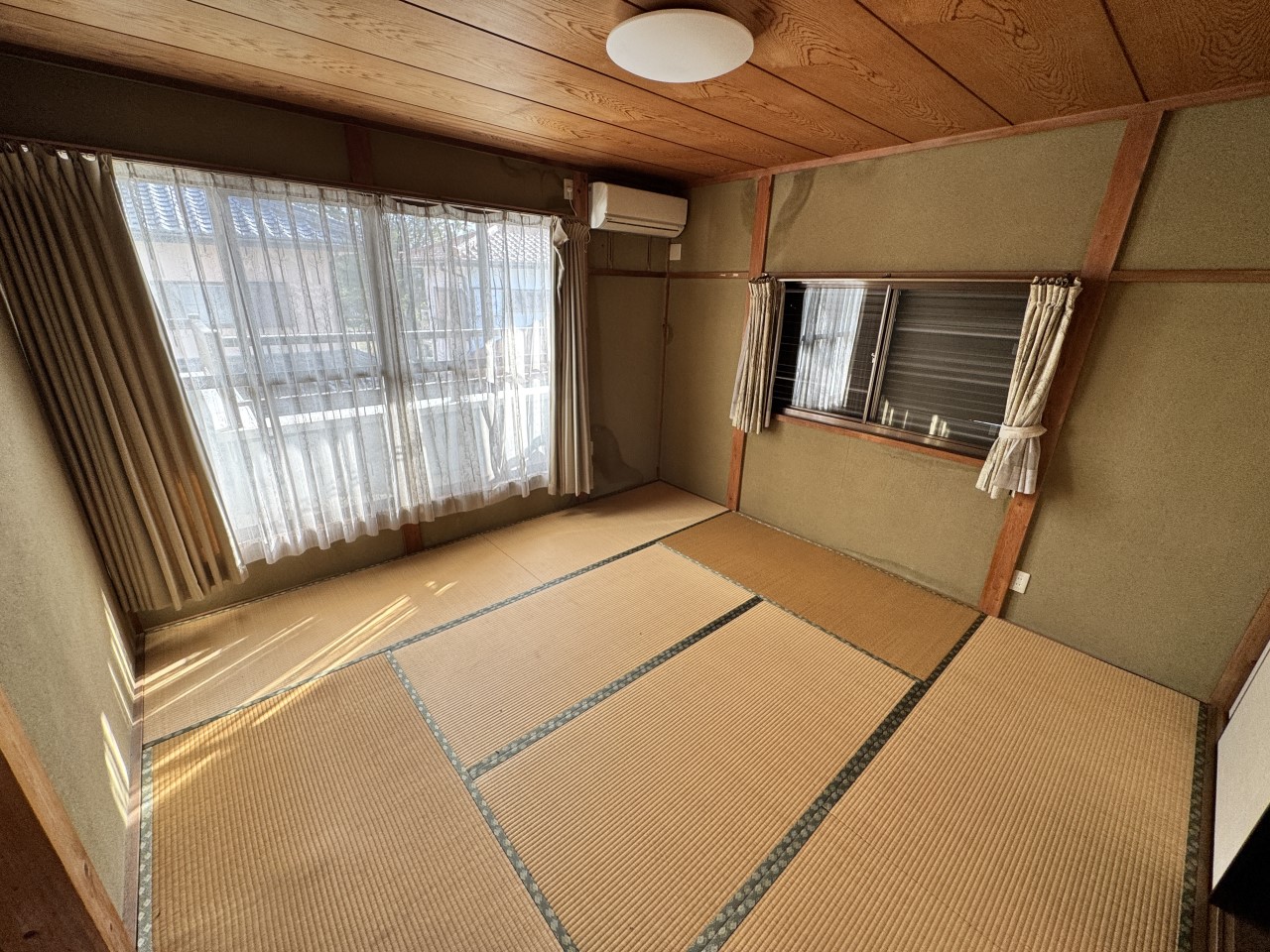 ２階和室（8帖）｜ご両親がお泊りになっても、ぬくもりを感じられる和室でゆっくりとお寛ぎいただけます♪